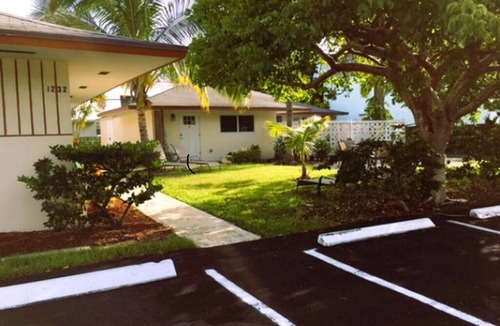 Sugar Sands Condo | Professional 2 Bedroom Condo on Singer Island, FL. FREE parking. Beach 5 min.