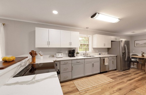 Athens House | Queenie’s Classic City Retreat: 5 Minutes to Downtown Athens