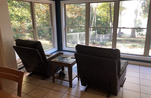 East Dublin House | Quiet 3 Bedroom Lakefront Home on Ben Hall Lake - 15 Minutes to Dublin