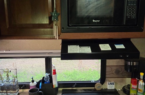 Branford House | Quiet Lakeside Escape - 32’ RV Retreat Near Ichetucknee Springs