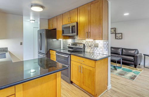 North Creek Apartment | Quiet, Pet Friendly! Bothell Apt Near Wine Country