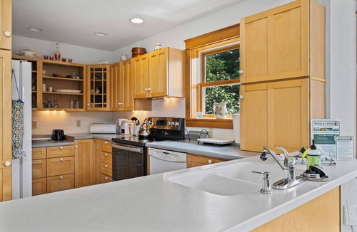 Rangeley House | Rangeley Lake Lodge - On Rangeley Lake with large lawn and close to town!