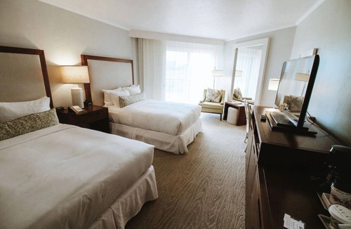 Hanamaulu Hotel | Recreational Vacation Trip! 3 Contemporary Rooms, Close to Wailua Falls!
