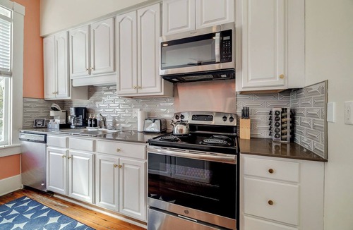 Dixon Park House | Red brick/Historic beauty/Downtown/Forsyth Park