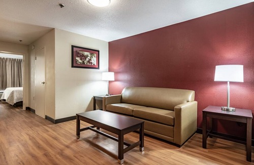 College Park Hotel | Red Roof Inn PLUS+ & Suites Atlanta Airport South