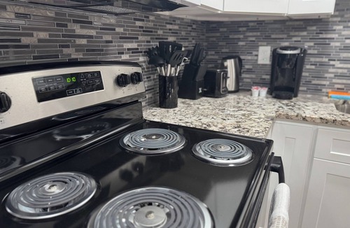 Forest Park House | Relaxing Forest Park Home Near Airport & Downtown
