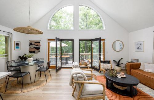 Cedar House | Relaxing Retreat at Old Mountain House
