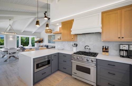 Hanalei House | Remodeled! Modern 3BR in Hanalei- Hot tub, bikes & boards