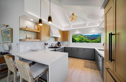 Hanalei House | Remodeled! Modern 3BR in Hanalei- Hot tub, bikes & boards