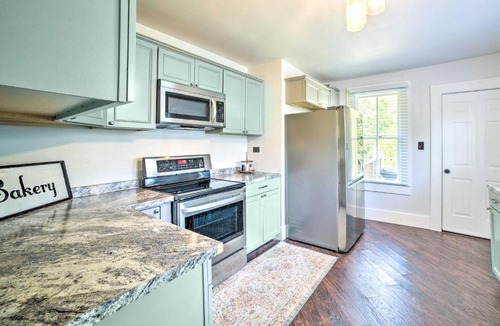 Thomasville House | Remodeled Thomasville Home with Charcoal Grill!