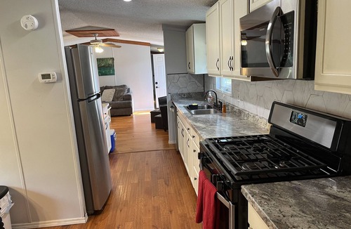 High Springs House | Renovated 3 BR Near Ginnie Springs
