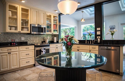 Gainesville House | Renovated 5 Bdrm House Walking Distance to Stadium and O'connell Center w/Pool