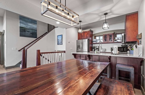 Salt Lake Mountain Resorts Condo | Resort Townhome with Deck, Grill, Fireplace, WiFi, Shared Pool & Hot Tub-Sauna