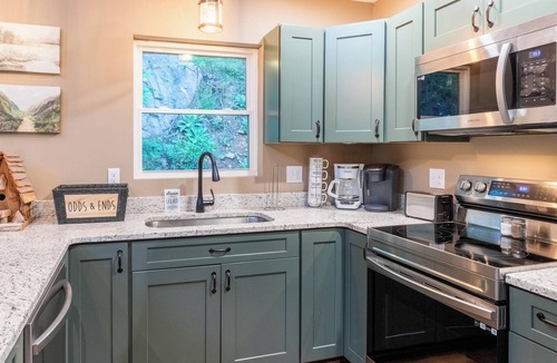 Sylva Cabin | Riverfront Cabin on the Tuckasegee minutes away from WCU & Sylva