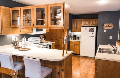 Estes Park House | Riverfront Mountain Cottage Retreat