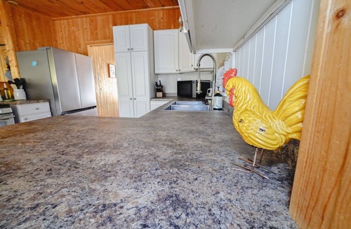 Barryton House | Riverfront | Sauna, Fireplace, Firepit & Huge Deck