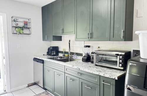 Riviera Beach House | Riviera Relaxing 2-bedroom house w private terrace + AC Near Island & beach