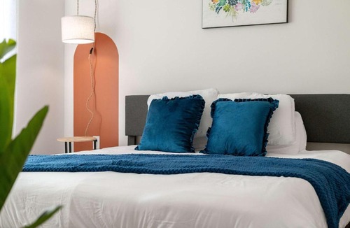 Florida Center Apartment | Riviere 2BR Apartment Pet Friendly Oasis Sleeps 6 Close to Epic Universe Pool & Gym