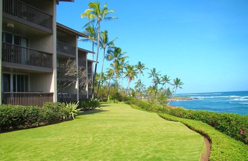 Wailua House Lots Condo | Romantic & Breathtaking Oceanfront Kauai Condo
