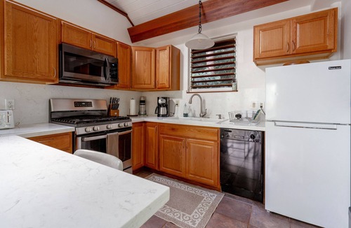 Wainiha House | Romantic Cottage, Private Acre of Paradise, View! Pool!