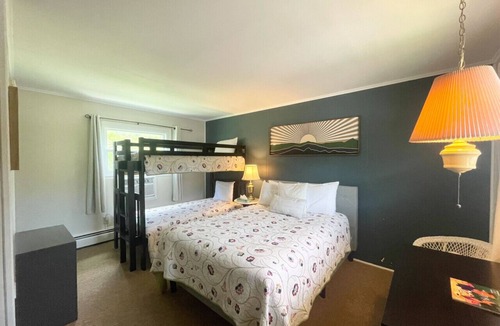 Manchester Center Bed & Breakfast | Room 7 - family room sleeps 4