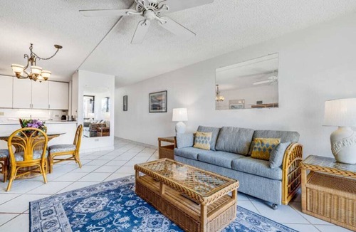 Kihei Condo | Roomy West Maui Suite w/Cool Tile Floors, WiFi, Full Kitchen–Kamaole Sands 3205