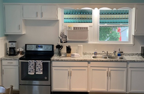 Willoughby Spit House | Rustic Ocean View Beach House - BEST Location in Ocean View! 2 bed/1 bath House