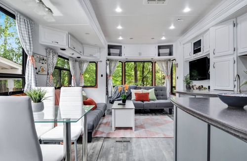 Tucker House | RV with Fireplace, Grill & Patio