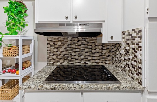 Loring Heights Apartment | Safe & cozy guest suite in Buckhead + free parking