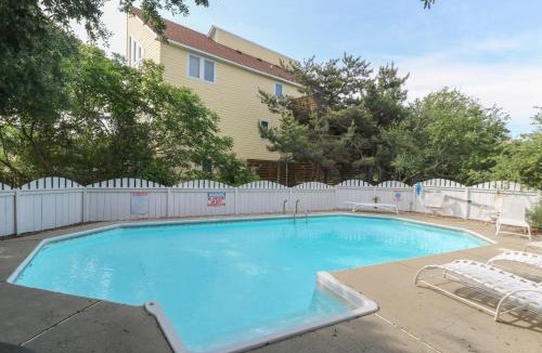 Tuckahoe House | Sandy Drawers - Duck, Tuckahoe, 250 Yards to Beach, Pool, Hot Tub, Community Pool, Tennis