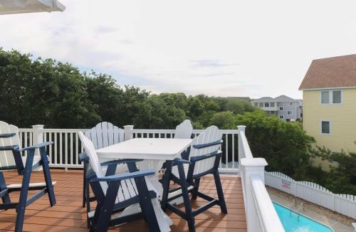 Tuckahoe House | Sandy Drawers - Duck, Tuckahoe, 250 Yards to Beach, Pool, Hot Tub, Community Pool, Tennis