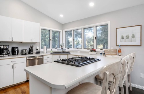 Gladwin House | Sandy Feet - Lakefront luxury, With A Beach!