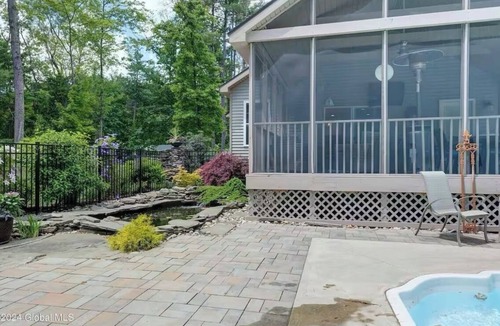 Malta House | SARATOGA personal OASIS w/POOL , HOTTUB, Pool Table 8 MINS to TRACK/SPAC