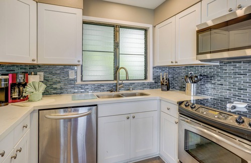 Kapaa Condo | "Sea Gem" a Oceanfront Condo at Lae Nani 515