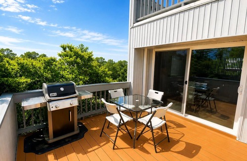 Northeast Virginia Beach House | Sea La Vie: Ocean Side North End 3-Bedroom - 2 min Walk to Beach