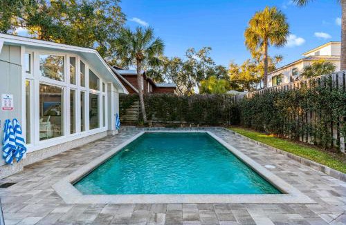 East Beach House | Sea Spell - 4320 Fourth Street East Beach