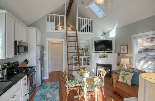Seabrook Cabin | Seabrook Cabin - 10 min Walk to Town, PVT Forest Backyard, Dog Friendly