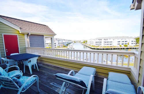 Heron Harbour Isle Condo | Seascape-Heron Harbour 204-4-Baywater 120th St, Pool, W/D, AC