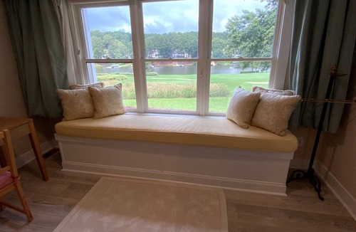 Reynolds Landing House | Serenity on the Green: Luxurious 6BR Lakefront & Golf View Retreat in Greensboro