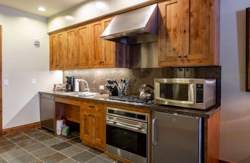 Empire Pass Cabin | Shooting Star Lodge at Deer Valley Resort - Hotel Room #102
