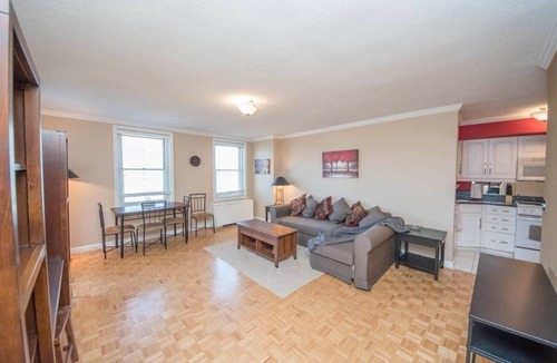 Downtown Atlanta Apartment | Short walk to Centennial Park and Mercedes Benz
