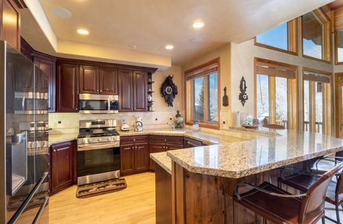 Deer Valley Condo | Ski In Ski Out Double Eagle Deer Valley Condo - Private Hot Tub!
