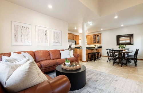 Bear Hollow Village House | Ski, Soak & Relax | Bear Hollow 6BR Retreat w/Sauna & Clubhouse Hot Tub