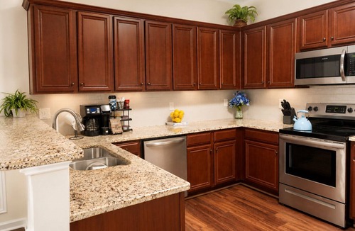 Clarkdale House | SkyCharge Suites. 15 Min to ATL Airport. EV Charger. Sleeps 6. Spacious Retreat