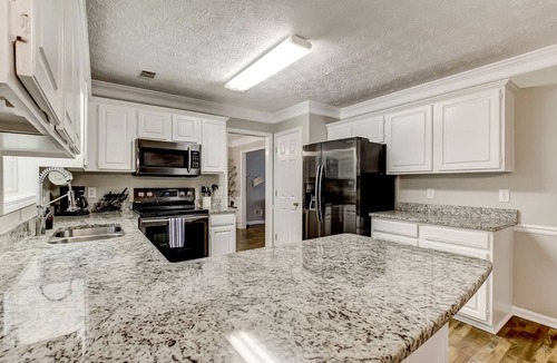 Duluth House | ☆ Sleeps 10! 4 bedroom Duluth home w pool table ☆