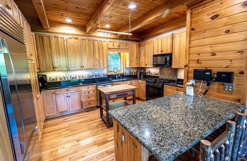 North Creek House | Sleeps 12 | 40 Private Acres | 10 Min Gore Mountain | 5BR Lodge