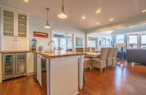 Bald Head Island House | Sleeps 14 in 5BR, Ocean Views, Steps to Beach, Pet Friendly, BHI and Shoals