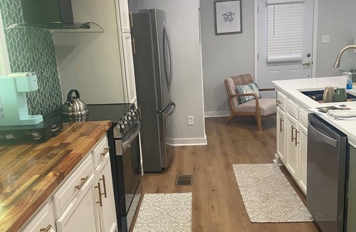 Candler-McAfee House | Sleeps 6 Upscale 2BR/2BA Retreat near Mercedes-Benz Stadium & Major international sporting event