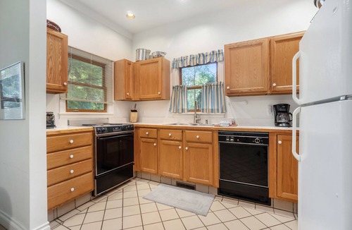 South Haven Cabin | 🏖️Sleepy Hollow Beach Resort, Stonebridge 37A – Family Fun on Lake Michigan!