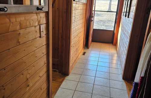 Rutherfordton Cabin | Sleepy Meadows a Quiet 3 bedroom cabin retreat in the foothills of Rutherfordton